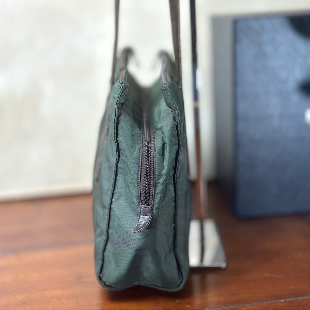 AUTHENTIC Prada bag. Army green. - Picture 4 of 16
